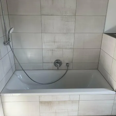 בית אירוח Nice, Quiet Room, West Up To 4 Persons